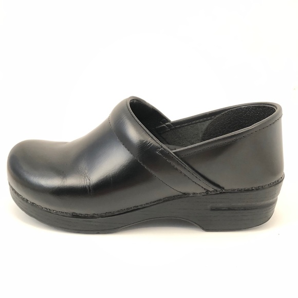 Dansko Shoes - Dansko Professional Black Leather Clog